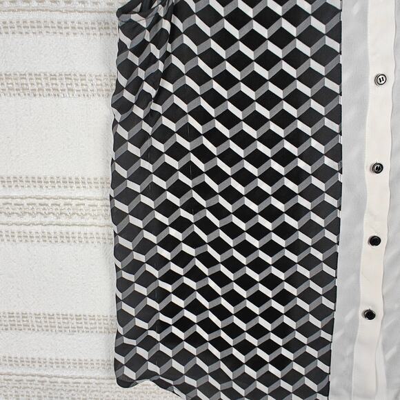 Halogen Geometric Print Button Tank Top Black White Size M Petite - Picture 7 of 8